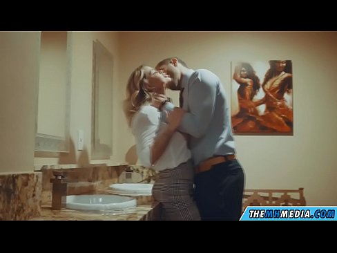 ❤️ Kapag ang isang busty blonde seduces sa isang pampublikong banyo ️❌ dekalidad na porn sa tl.mailkassa.ru ❌️
